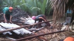 A house collapsed in An Thoi Dong Ward, Can Gio District during the rainstorm on March 15 (Photo: Tuoi Tre)